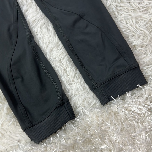 Lululemon Train Free High-Rise Crop 23" Graphite Grey - Picture 2 of 6